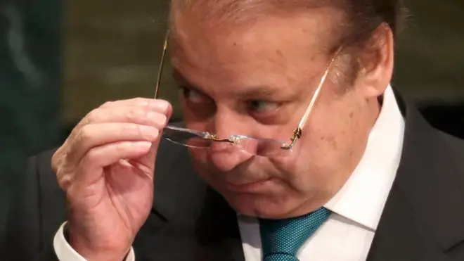 وزیر اعظم کے وکیل سلمان اسلم بٹ کا کہنا تھا کہ ان کے موکل کی طرف سے ان درخواستوں پر جو اعتراضات اُٹھائے گئے ہیں اُن پر جواب دینے کے لیے تیار ہیں