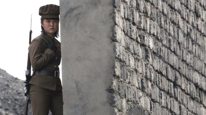 一些朝鲜妇女说，军队中亦普遍存在性侵行为。