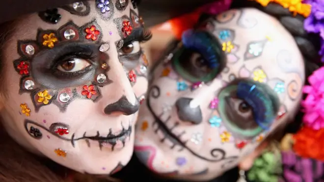 Mujeres vestidas de La Catrina