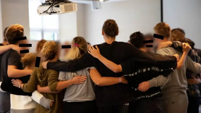 La clínica Yes We Can celebra reuniones con sus pacientes para hablar de lo que sienten.