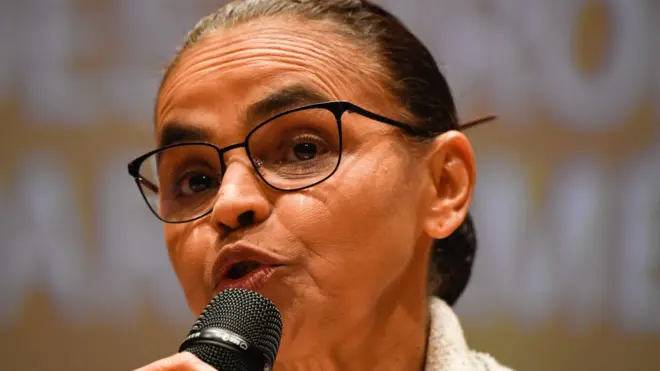 Governo Bolsonaro criou condições para queimadas descontroladas na Amazônia, diz Marina Silva