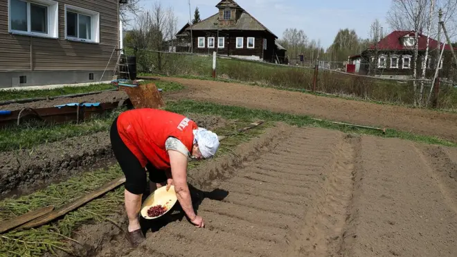 Женщина на даче