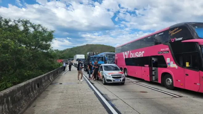 Parte do engarrafamento enfrentado por Caio enquanto tentava viajar para São Paulo