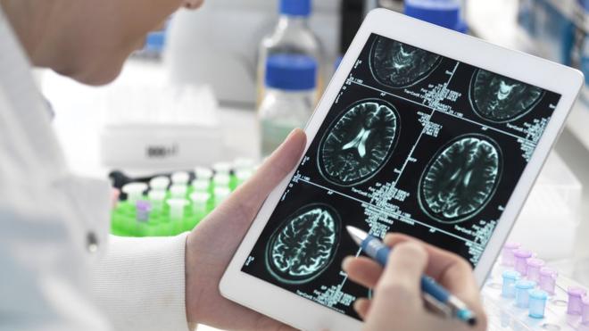 Médica olha exameea sports fc 23imagem