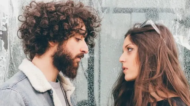 యువతీయువకులు