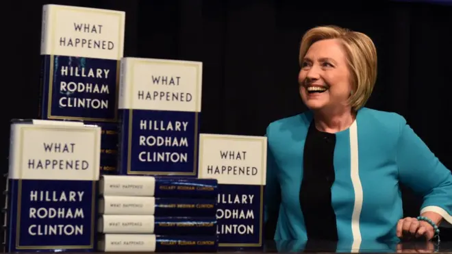 ヒラリー・クリントン氏がスリラー小説を出版へ 主人公は米国務長官