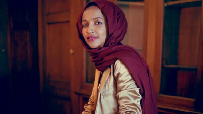 Ilhaan Cumar ayaa wali sii wadda dagaalka ay kula jirto madaxweyne Trump