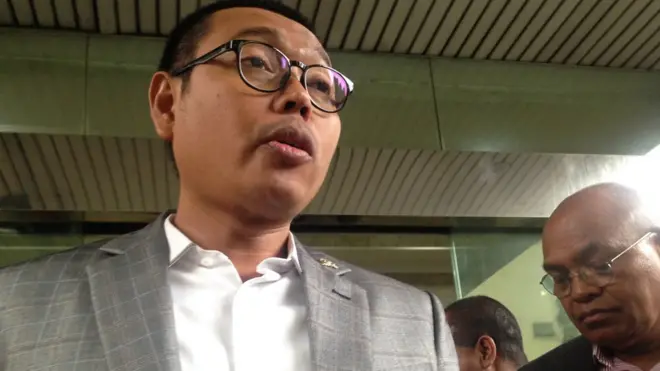 Anggota DPR Mochtar Tompo saat melapor ke Bareskrim, Mabes Polri.