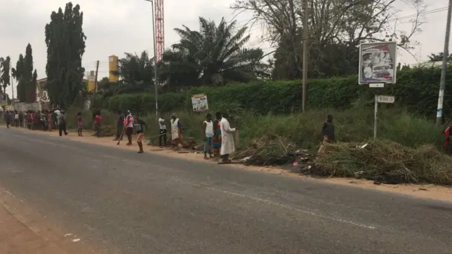 Di High Commissioner say im happy as authorities come clean di area fast-fast.