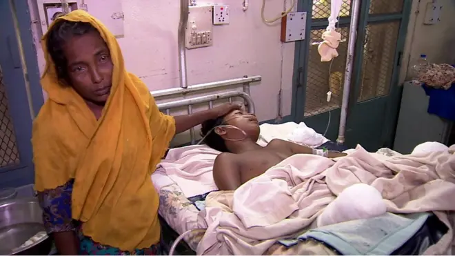 Roshida Haque和她的儿子