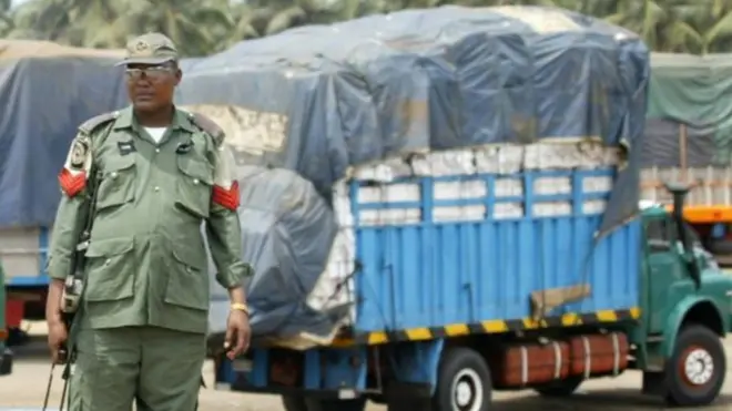 Nigeria Customs don seize 52 bags of rice from smugglers for Adamawa.