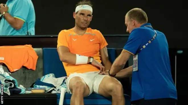 Nadal se držao za kuk tokom meča 2. kola Australijan opena