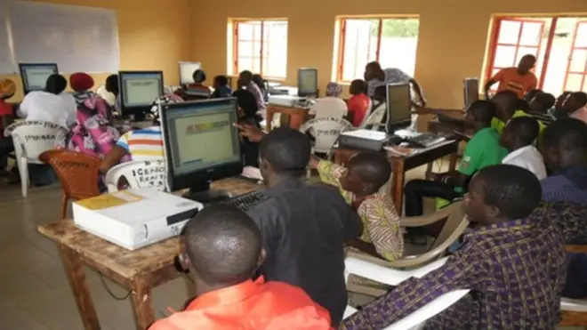 Dis na di kind of school pickin dem wey suppose write di test di Kaduna teachers fail