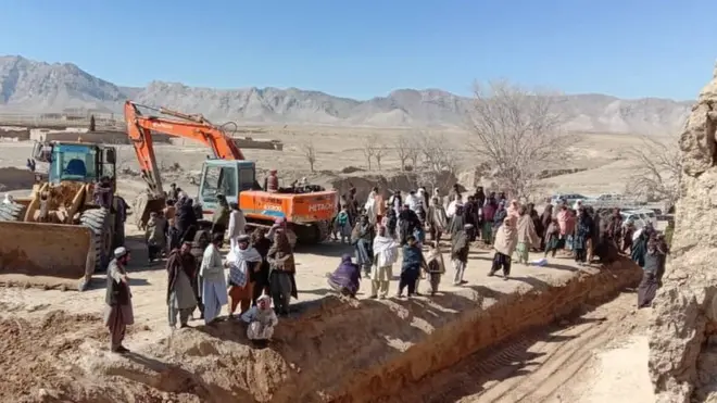 څاه ته لوېدلی ماشوم