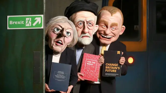 Genç seçmenlerin oy kullanma oranını artırmak için yapılan gösteride üç aktör Muhafazakar Parti lideri Theresa May, İşçi Partisi lideri Jeremy Corbyn ve Liberal Demokratlar lideri Tim Farron'ı taklit ederken