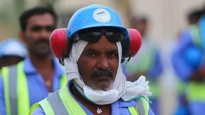 क़तर में कर्मचारी