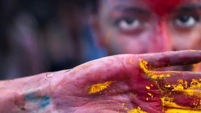 Dengan fokus pada proyek yang paling berarti dan relevan dengan nilai-nilai dan identitas anda, akan mempengaruhi kebahagiaan anda.