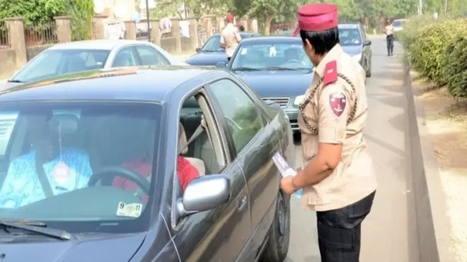 FRSC: Bó o bá fí ''Earpiece" sétí lásìkò tó n wakọ̀, ẹ̀wọ̀n oṣù mẹ́fà ni