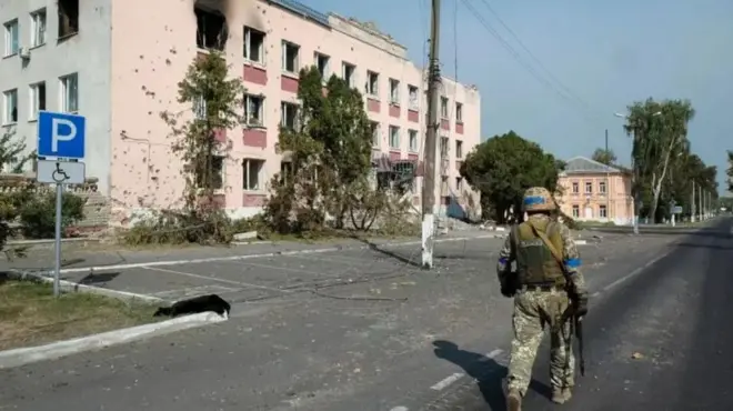 Украинские военные в городе Суджа в Курской области