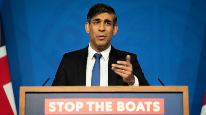 Sunak ari ahavugirwa ijambo, ari mu kiganiro n'abanyamakuru