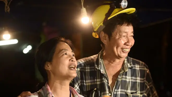 عوائل الصبيان المفقودين تحتفل بالعثور عليهم