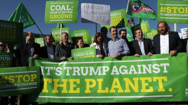 У Німеччині люди вийшли на протест проти рішення Дональда Трампа