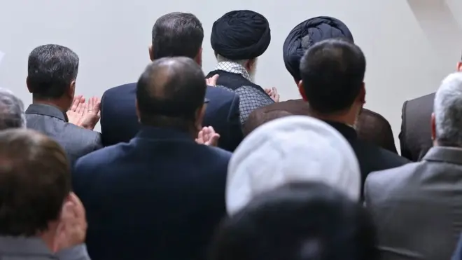 دیدار رهبر ایران با شماری از نیروهای وزارت اطلاعات در ۱۹ مرداد ۱۳۹۵