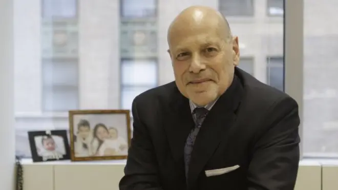 باری روزن گفته است "۴۱ سال پس از آزادی، این هفته در وین اعتصاب غذا را آغاز می‌کنم" او با اشاره به مذاکرات اتمی با ایران گفته "آزادی گروگان ها باید قبل از معامله با یک رژیم غیرقابل اعتماد باشد"