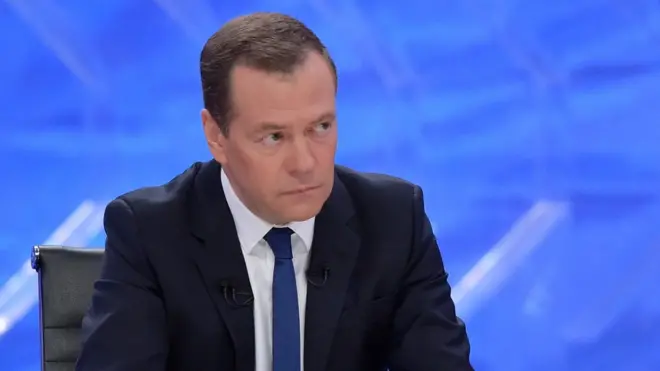 Медведев заявил, что не будет судиться с Навальным, чтобы не рекламировать оппозиционера