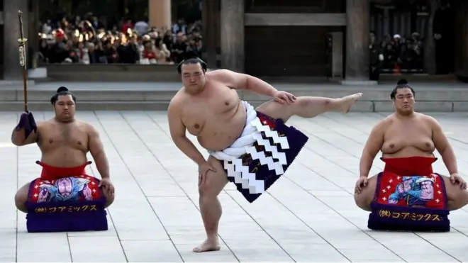 Walaupun berulangkali diprotes, otoritas sumo di negara itu tidak pernah mendiskusikan masalah ini secara jelas dan terbuka.