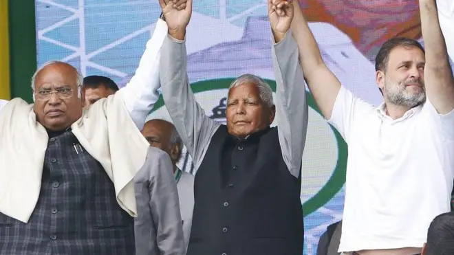 लालू यादव, राहुल गांधी और मल्लिकार्जुन खड़गे 