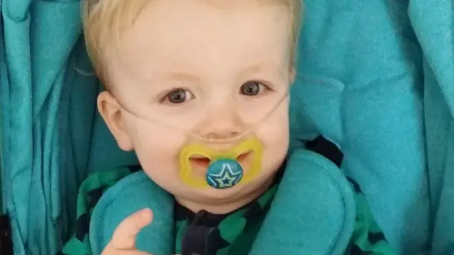 يعاني شارلي باركز من أمراض شتى كالتوحد والاضطراب الحركي والحساسية وأمراض في الجهاز الهضمي واضطراب القلق والتعلق وغيرها