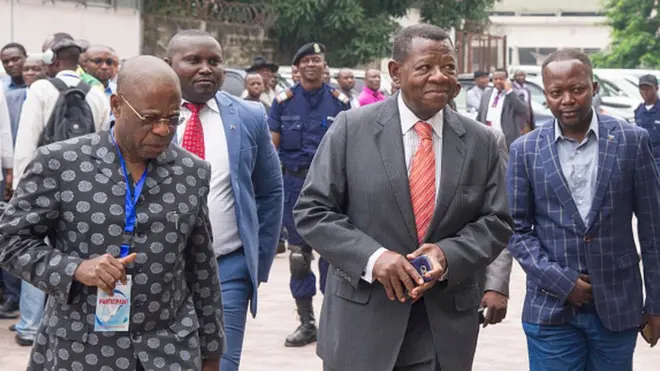 Lambert Mende lors de l'accord politique conclu le 31 décembre entre le pouvoir et l'opposition