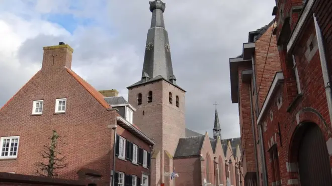 По всій території комуни Барле-Нассау розкидано близько 30 бельгійських анклавів