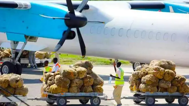 Xayiraadda ka hor ugu yaraan shan duulimaad oo qaad ah ayaa ka dagi jiray Muqdisho