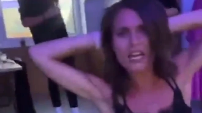 مشهد من الفيديو