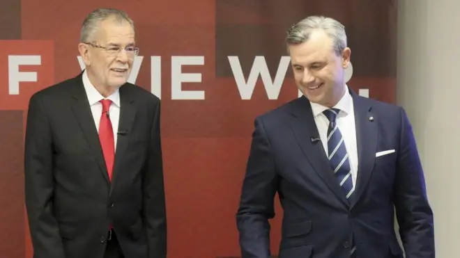 O ambientalista Alexander van der Bellen (à esq.) enfrenta Norbert Hofer do partido da Liberdade nas eleições da Áustria.