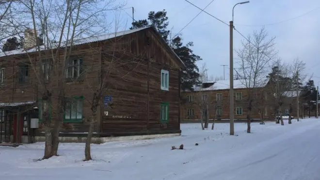 Давняя история бурятских криминальных группировок и комплекс накопившихся в регионе социальных и управленческих проблем могут также быть причиной агрессивного поведения подротсков, считает местный депутат