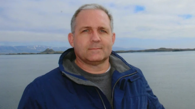 Пол Уилан в последнее время работал директором по безопасности в фирме, занимающейся автозапчастями