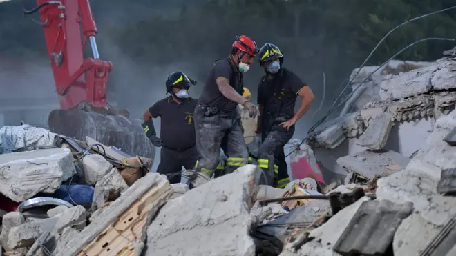 В результате землетрясения город Аматриче был практически полностью разрушен.