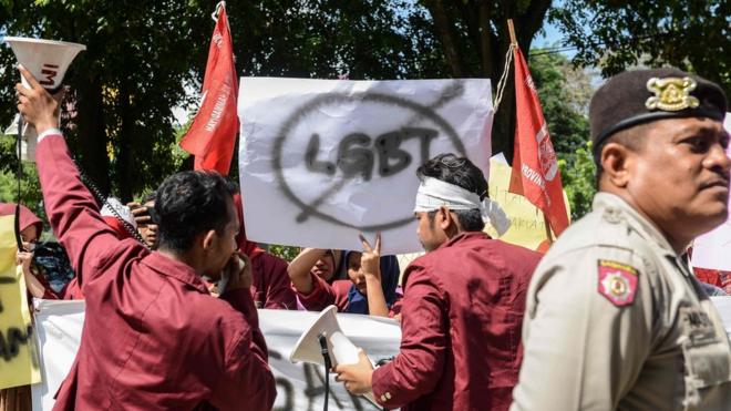 Protes terhadap komunitas LGBT di Banda Aceh, Desember 2017.