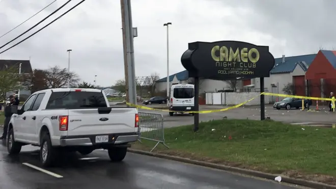 По словам полицейских, оцевидцы стрельбы не очень охотно идут на контакт