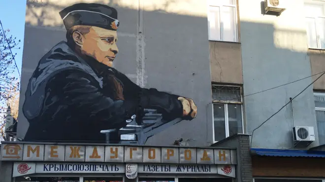 У Криму чимало стін і білбордів із зображенням Володимира Путіна