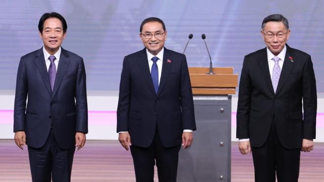 （從左至右）台灣2024總統選舉候選人：賴清德、侯友宜、柯文哲出席電視辯論會（台北市攝影記者聯誼會提供圖片30/12/2023）