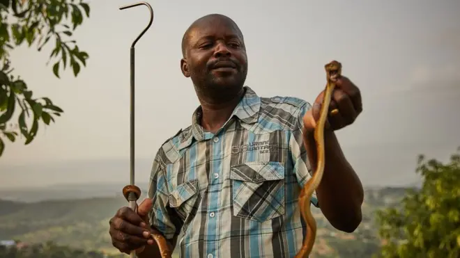 François Nsingi, umuhinga ku kigo co ku mugwa mukuru Kinshasa kijejwe kurwanya ubumara bw'inzoka