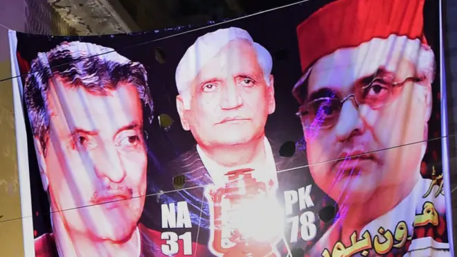 دائیں سے بائیں: ہارون بلور، بشیر بلور