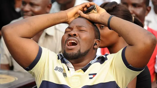 Fan dey watch 2013 African Cup of Nations