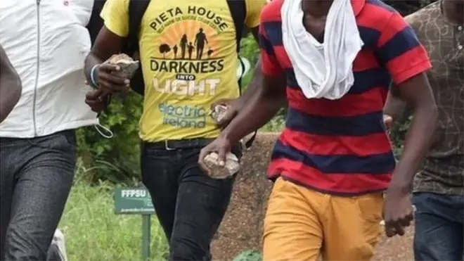 Community youths wey wan do jungle justice