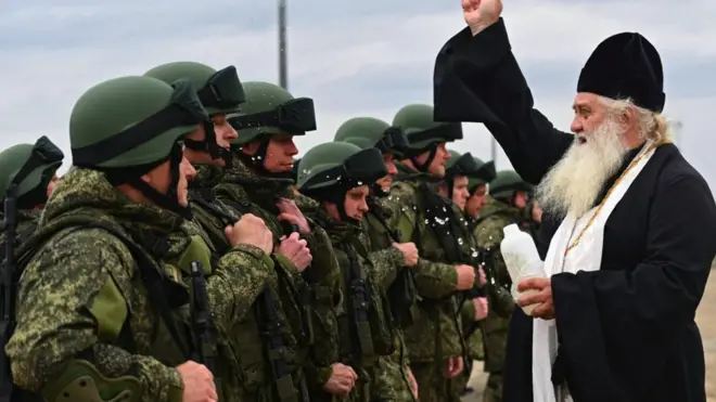 Російські резервісти перед відправленням у військові частини в Ростовській області