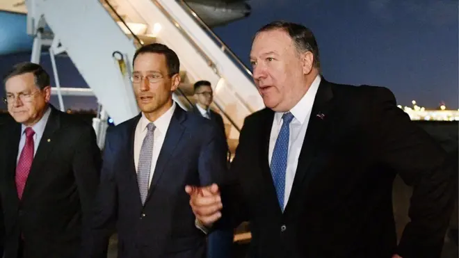 Ông Pompeo (bìa phải) hủy chuyến đi tới Berlin để gặp các nhà lãnh đạo Iraq